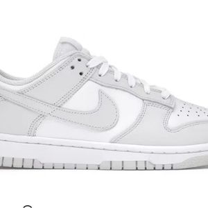 2021Photon Dust Nike Dunk Low
*worn only once to try on!
OriginalPrice: $172.44